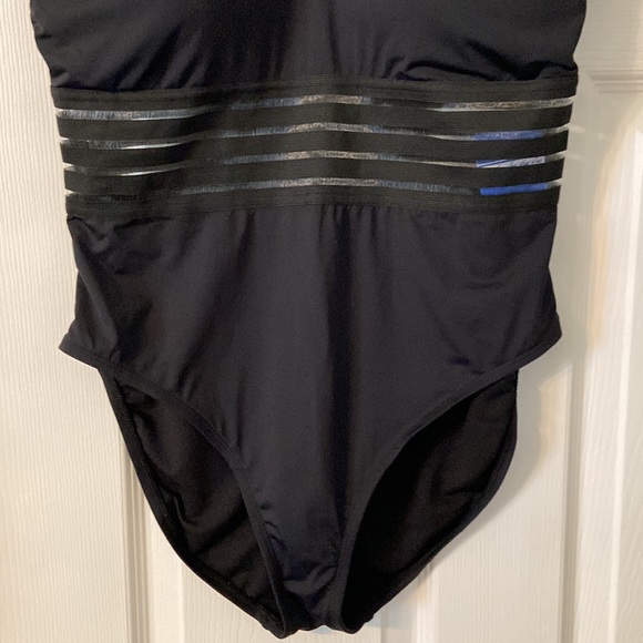 Hilor Women’s One Piece Swim color black brand new with tag size XL /14 - Picture 3 of 8